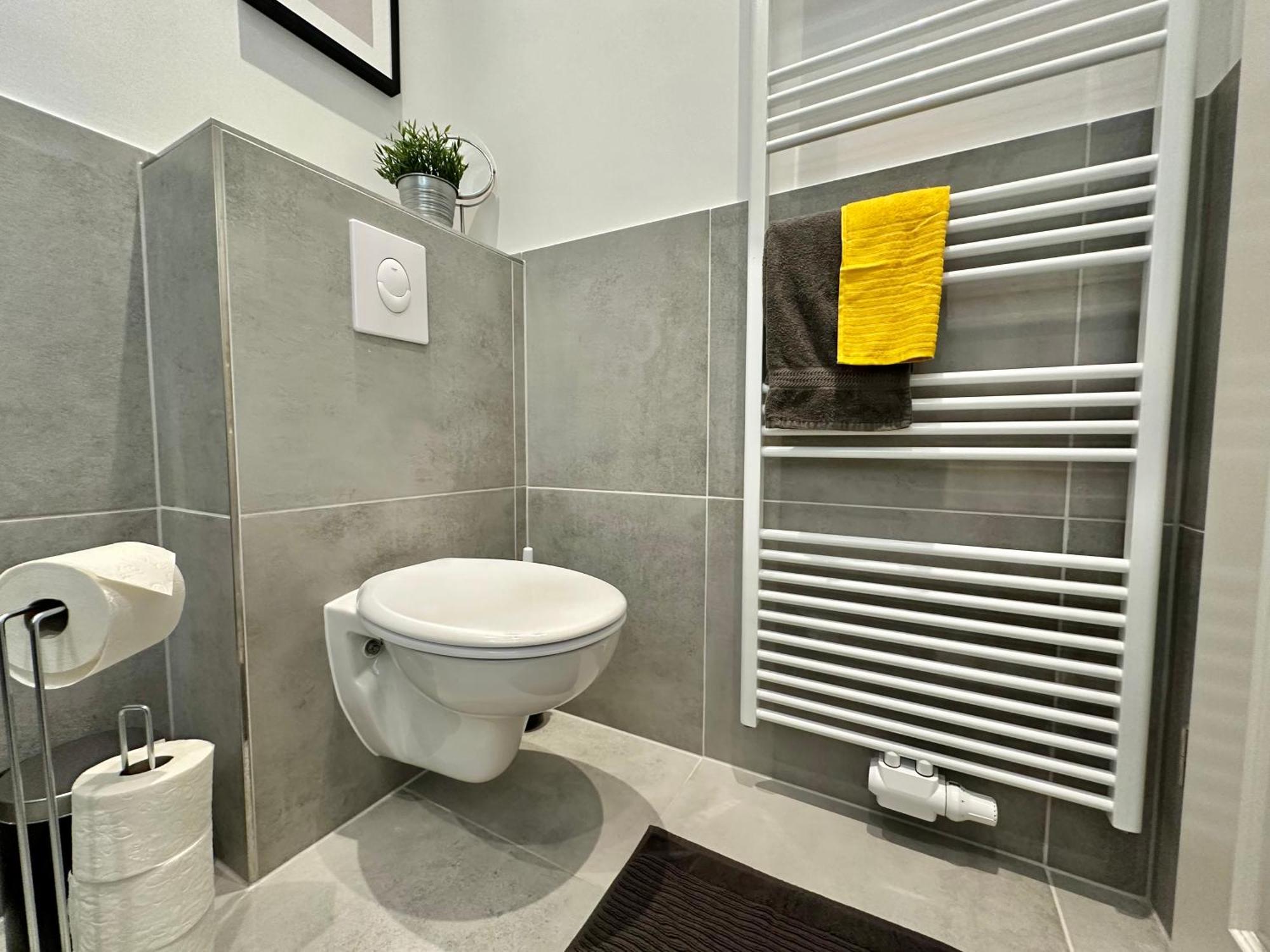 250M Rhine - Quiet Appartement Near Centralstation- Secretplace-K-111-S Coblenza Exterior foto